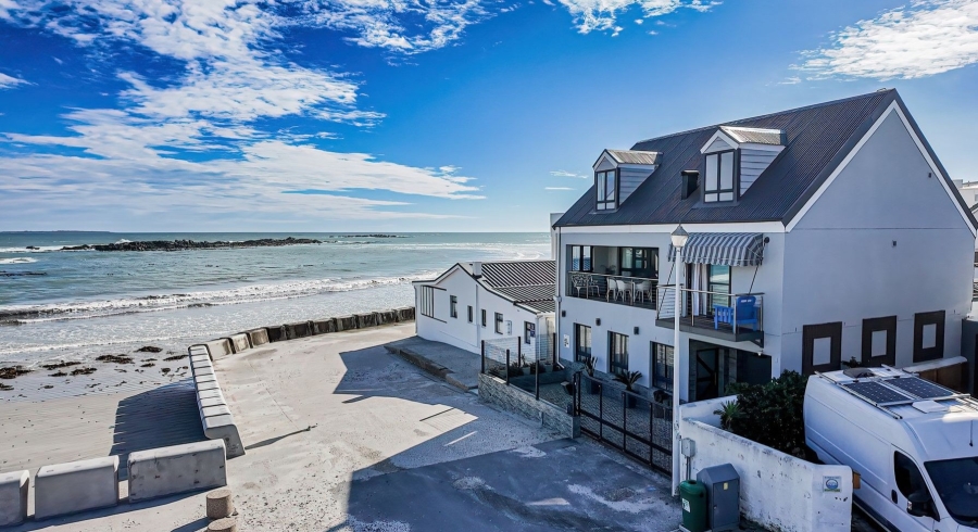 4 Bedroom Property for Sale in Beachfront Western Cape